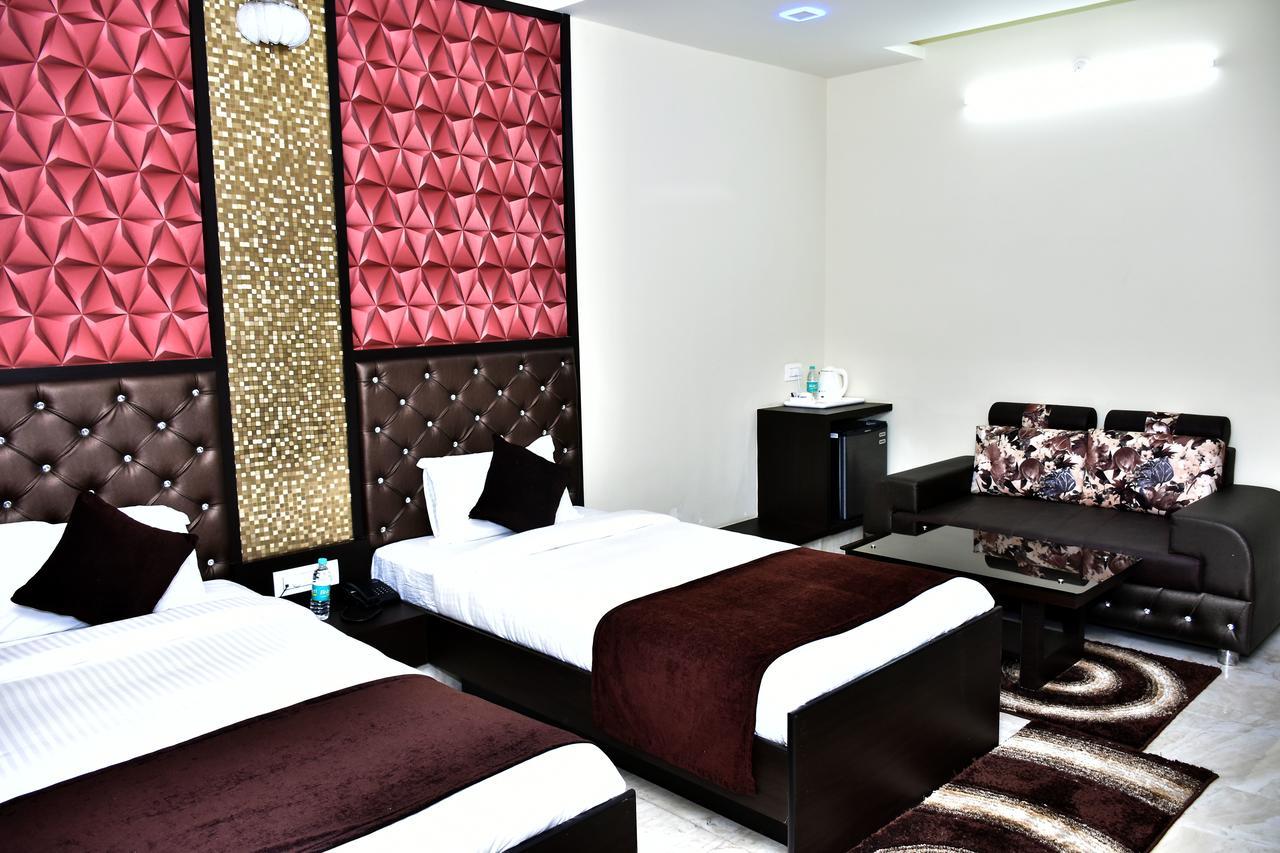 Hotel Daftari Palace Kishanganj Zewnętrze zdjęcie
